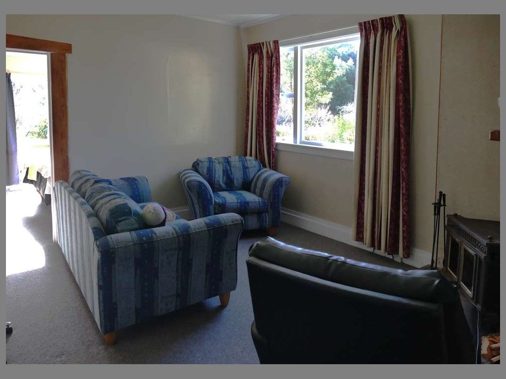 Top Cottage lounge, enjoy the wood burner Top Cottage lounge, enjoy the wood burner